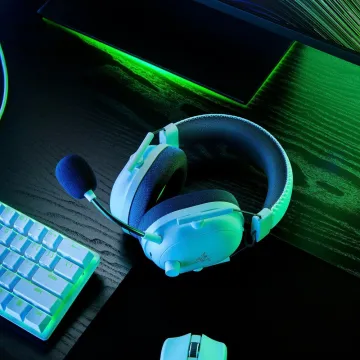 Razer BLACKSHARK V2 PRO White - 2023 Ed. - Wireless - 70h Battery - 2.4GHz/BT - PC/PS5/Switch/Mobile - 