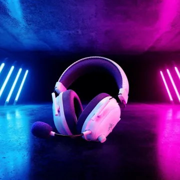 Razer BLACKSHARK V2 PRO White - 2023 Ed. - Wireless - 70h Battery - 2.4GHz/BT - PC/PS5/Switch/Mobile - 