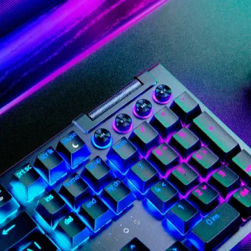 Razer BLACKWIDOW V4 PRO - Gaming Mechanical RGB Keyboard - Green Clicky Switches - Macros - 