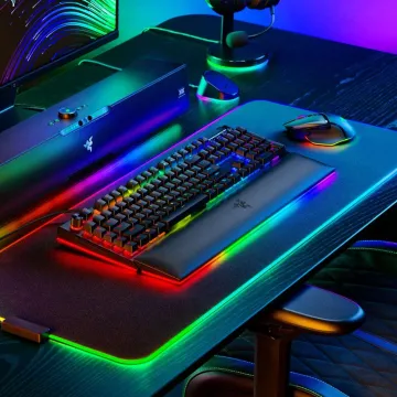 Razer BLACKWIDOW V4 PRO - Gaming Mechanical RGB Keyboard - Green Clicky Switches - Macros - 