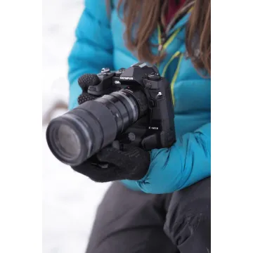 Olympus MC 2.0 Teleconverter for M.ZUIKO DIGITAL 40-150mm 1:2.8 PRO & M.ZUIKO DIGITAL ED 300mm 1:4 P - 