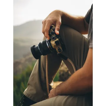 Olympus OM-5 II body sand beige, BLS-50 Battery, Eyecup, USB Connection Cable, Shoulder Strap - 
