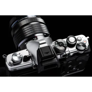 Olympus OM-System OM-3 body silver, CB-USB13 USB cable, Shoulder strap, Instruction manual, Warranty - 